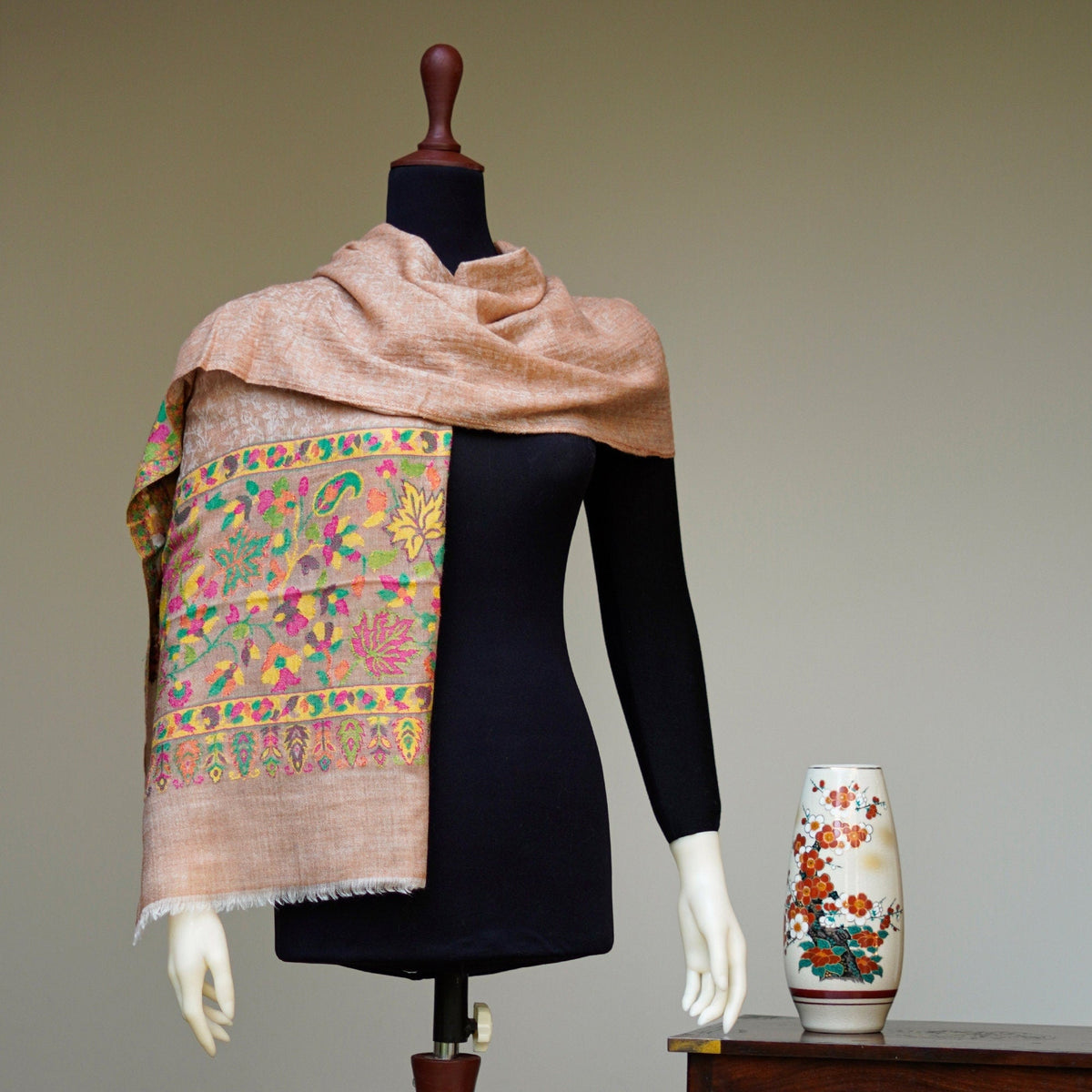 Beige base color Pashmina shawl with contrast color border; Woven pashmina wool shawl with detailed border; Super soft pashmina wool