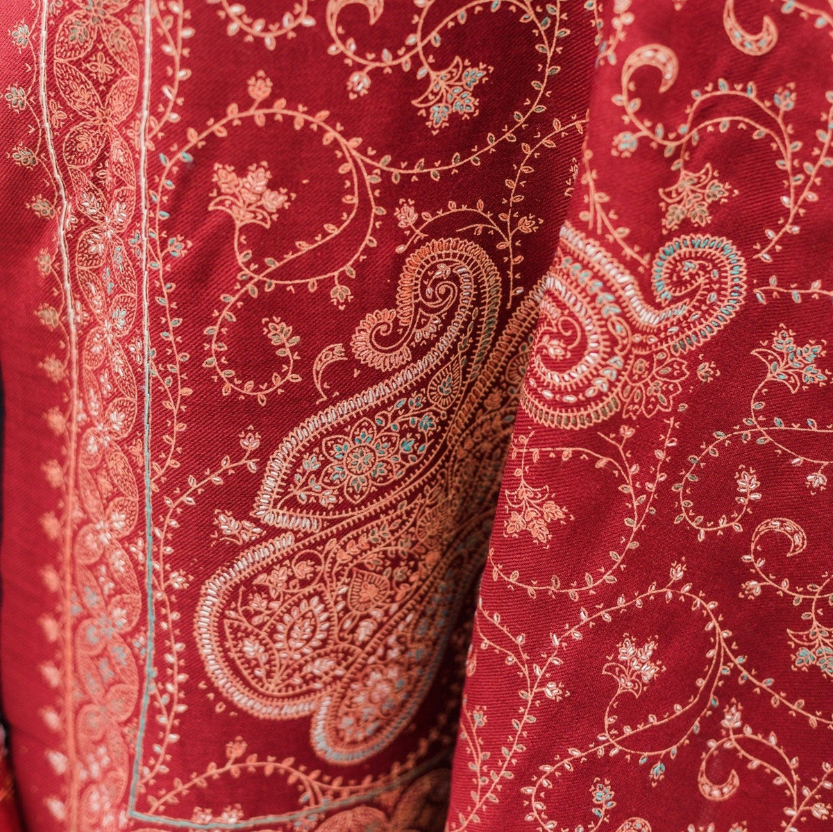 Paisley Kashmiri Sozni Shawl Pashmina Hand Embroidered Wool Scarf for Casual Wedding Red Wrap for Eid Dress Bohemian Style Shawl