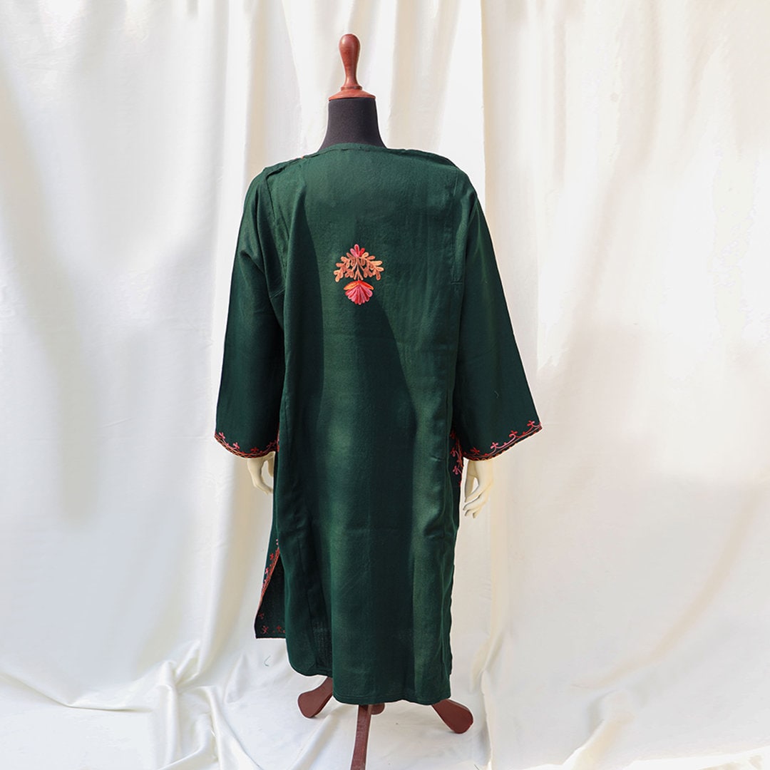 Green Kashmiri Pheran Kurti Detailed Embroidery Long Top with pockets side slits ethnic pakistani women kurta with Kashmiri aari work boho