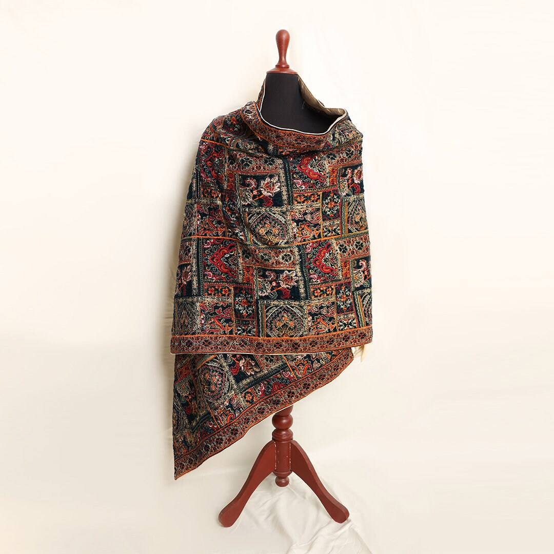 bottle green velvet bakhtawar shawl